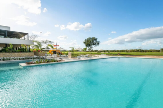 Single-Family Lot within a Gated Residential Community with Golf Course in M&eacute;rida