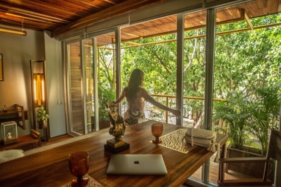 Penthouse 350 meters from the beach, ocean view pool, art gallery, unique design, roof garden with jacuzzi, for sale in Playa del Carmen.