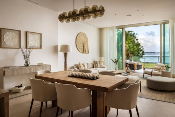 Luxury penthouse with rooftop, wet bar, pool, office, service room, sale