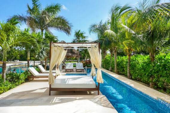 Stylish Waterfront Escape with Pool &ndash; Puerto Aventuras