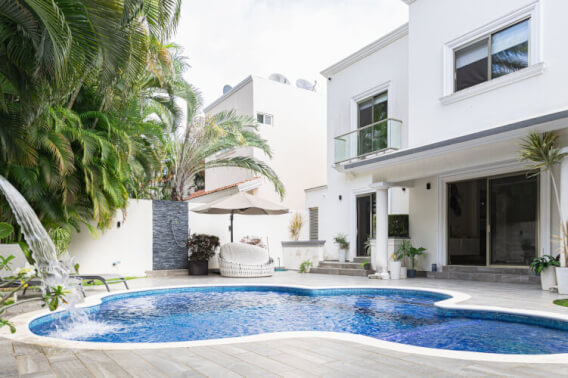Luxury residence with private pool for sale in a gated community, Villamagna, Canc&uacute;n