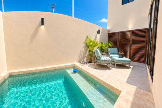 Exclusive residence with pool, high-ceiling terrace, for sale