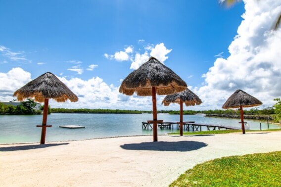 Lakefront land, 1,171 m2 in gated community with amenities for the whole family, clubhouse, sports fields, spa, dog park and much more