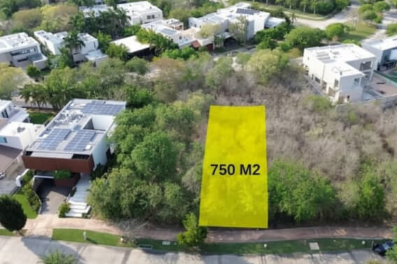 Residential lot for sale in gated community, Yucat&aacute;n Country Club, M&eacute;rida