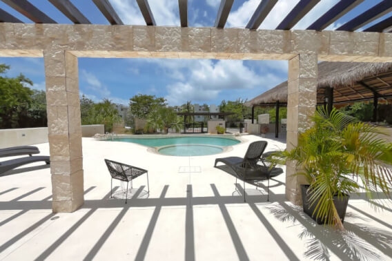 Single-family lot for sale in Residencial Xaman-Ha with pool, gym, social area