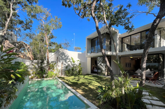 Villa with private pool and garden, 5 bedrooms, marble floor, new for sale in Aldea Zama, Tulum.