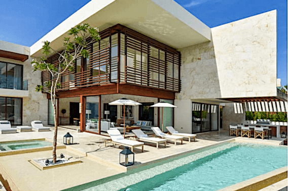 Luxury villa, 5 bedrooms, private pool water front, resort-style amenities,&nbsp; gated community with golf course and access to the sea