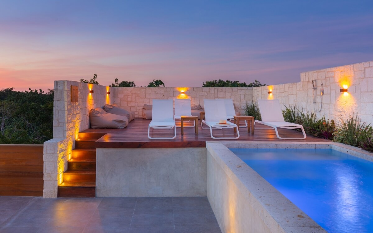 Penthouse with private pool, common areas surrounded by nature, near the beach, in Tulum, for sale.