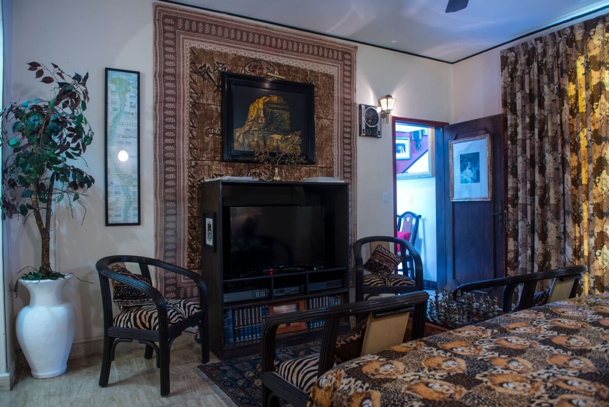 Residencia de 10 recamaras, con obras de Diego Rivera, Botero, Nierman estilo clásico, en venta Malecon, Cozumel. Precio Reducido!
