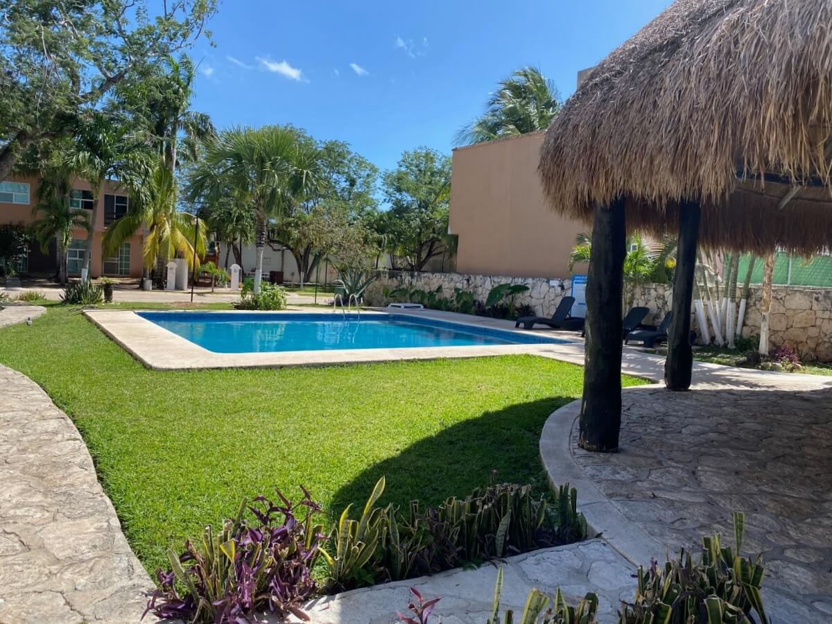 House in gated community with pool and terrace for sale in Playa del Sol, Playa del Carmen.