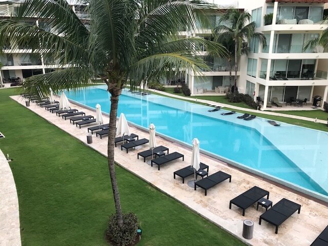 Penthouse with triple terrace, 2 balconies, TV room, service room, with beach club &amp; golf course, for sale, Corasol, Playa del Carmen, pre-c