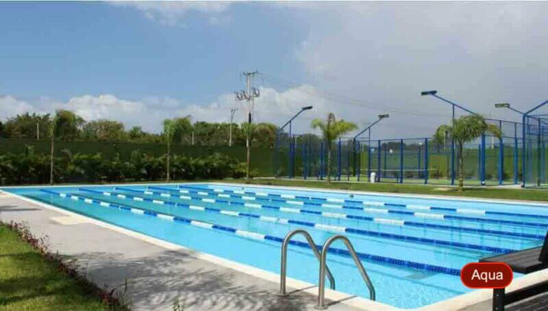 Residencia con alberca privada, vista a areas verdes, casa club con canchas deportivas, residencial aqua, Cancun, en venta.