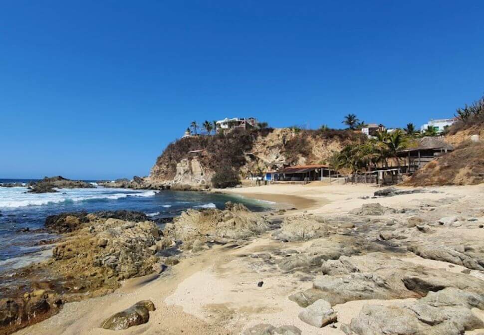 Residential lot 2 minutes from the beach (1km), title deed, underground wiring, water, for sale Cuatunalco, Huatulco, Oaxaca.