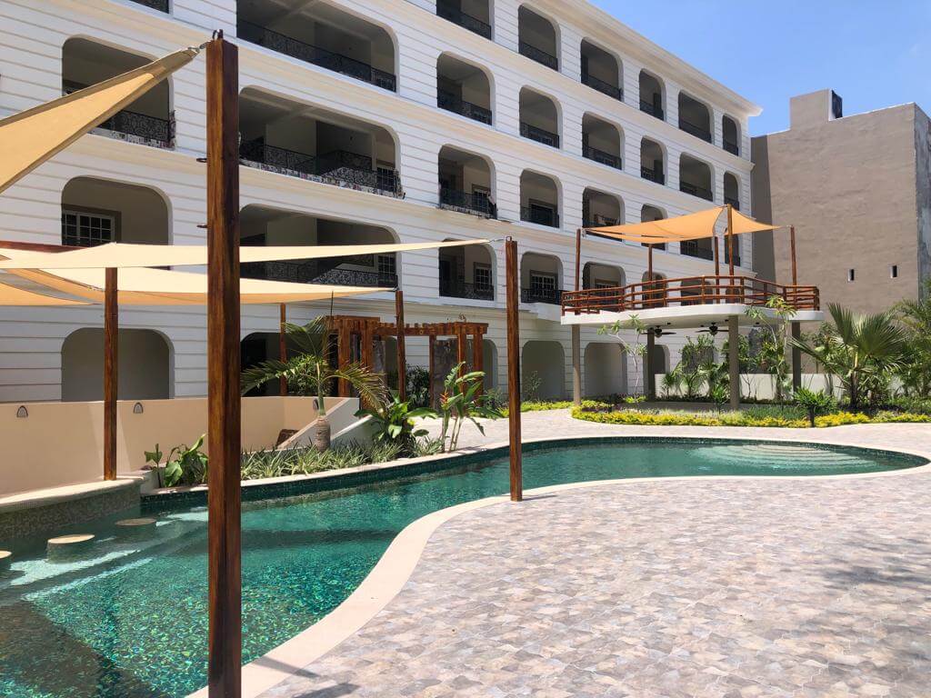 Condo near the beach, common terrace with panoramic view, pool and gym, wheelchairs friendly, under construction, for sale Tangolunda, Huatu