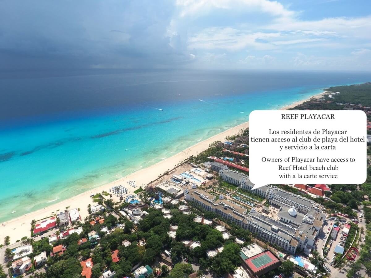 Departamento en venta en Playa del Carmen vista al mar desde la alberca