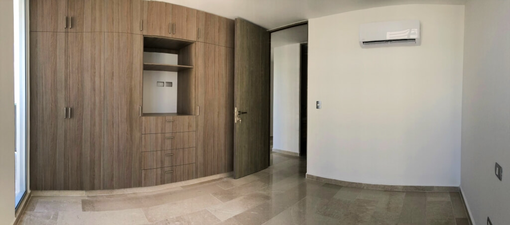 2 bedroom apartment with Gym, Pool and Jacuzzi for sale, Hotel Zone, Cancun.