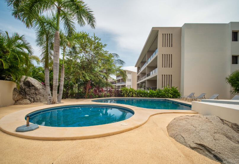 Condominium steps from the ocean, 230 meters from the beach, in pre-construction-Playa Santa Cruz, pool, jacuzzi, Huatulco for sale.