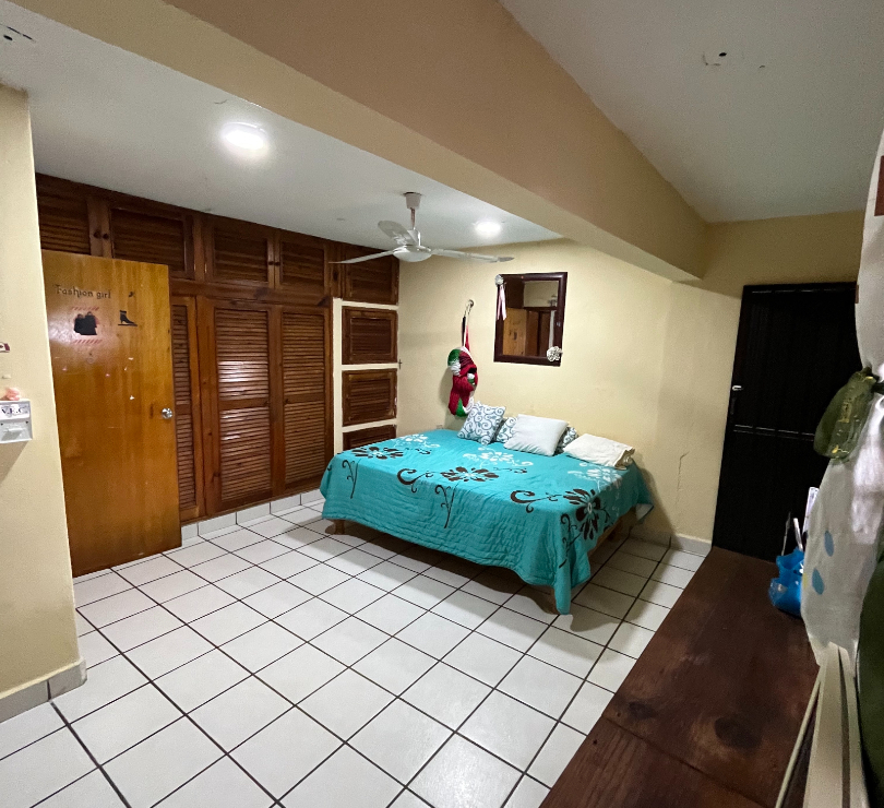 Corner house with garden and private terrace, 12 minutes from the beach, Avenue 11th, for sale. Cozumel.