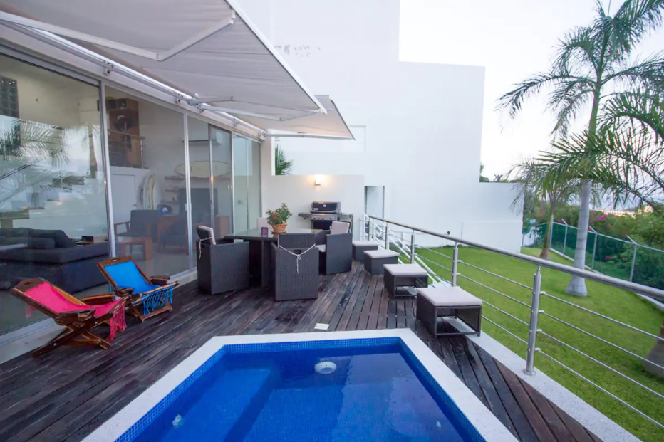 Departamento con  plunge pool privada, una cocina abierta y techada, cerca de Playa Arrocito, en venta Huatulco