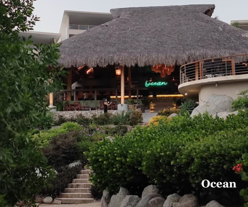 Condominio a pasos del mar, 230 metros de la playa, en pre-construccion-Playa Santa Cruz, alberca, jacuzzi, Huatulco en venta.