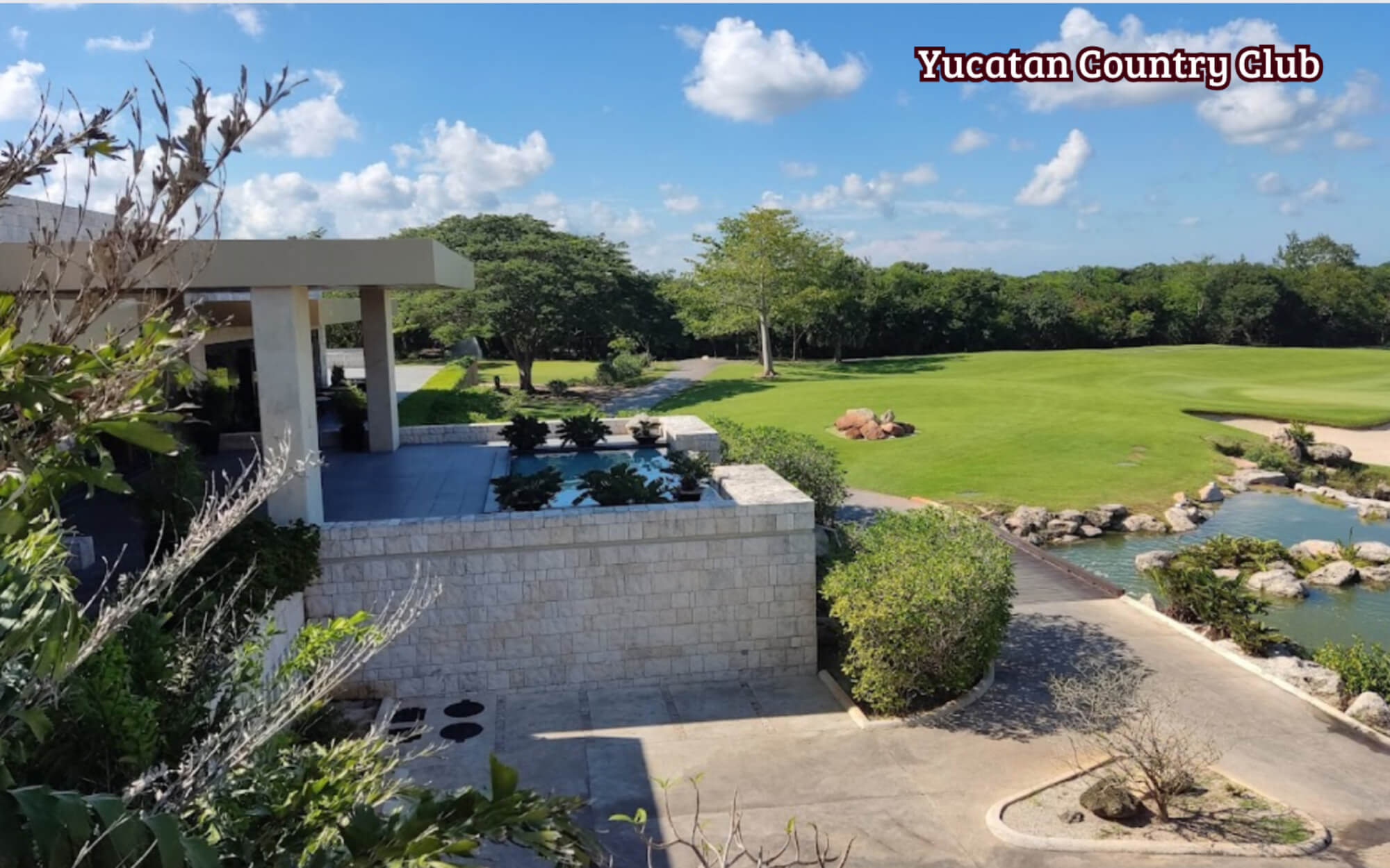 House on golf course, garden with private pool, club house and more amenities, in Yucatan Country Club, for sale Merida.