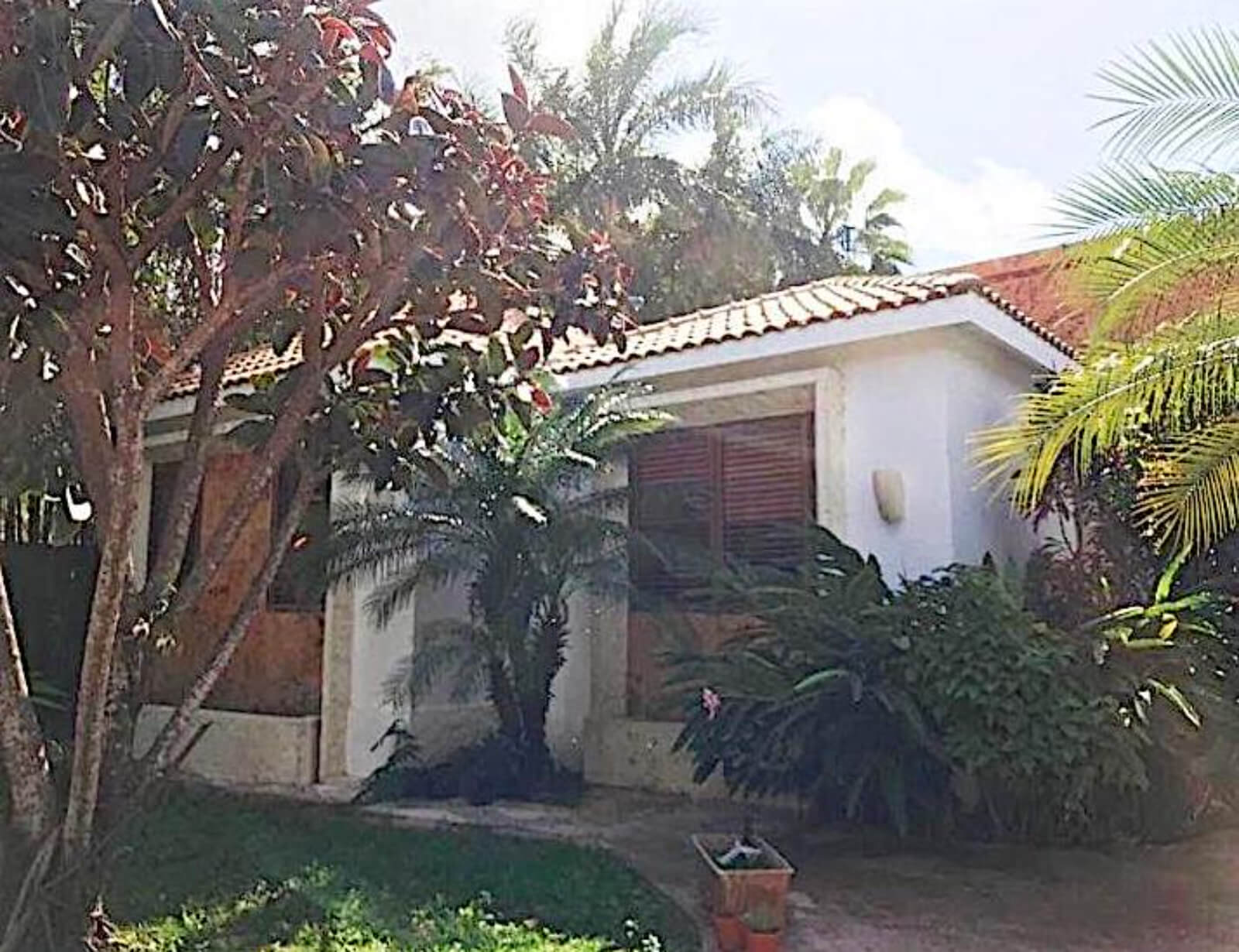House with private pool, rooftop, double-height window, pre-construction, for sale in Country Club, Cozumel.