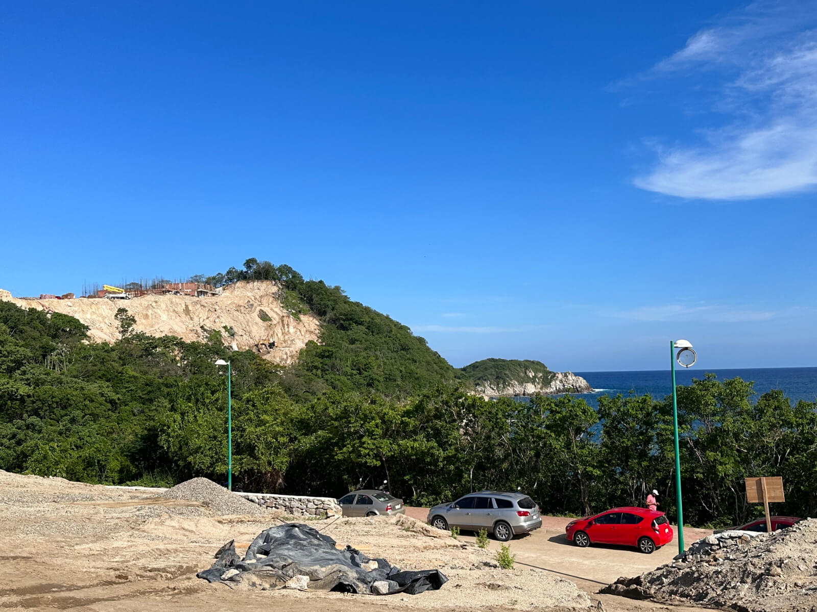 Ocean view lot for sale with pickleball court, in Mirador Chahue, Huatulco