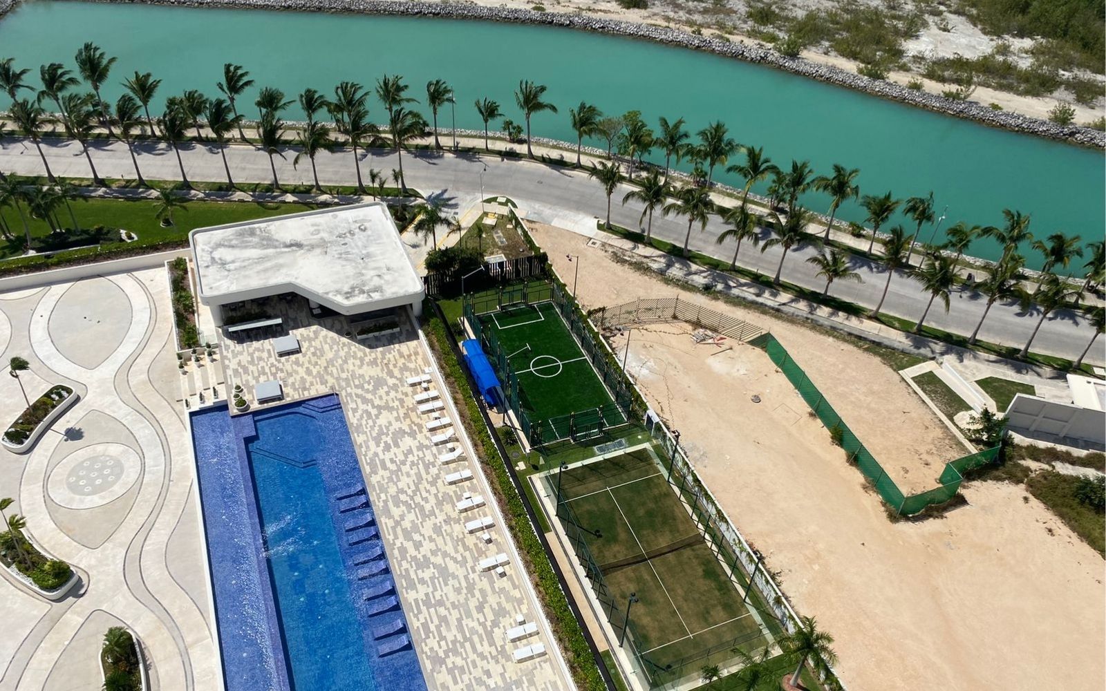 Departamento frente al mar con club de playa, terraza vista al mar, pre-construcción venta Cancun