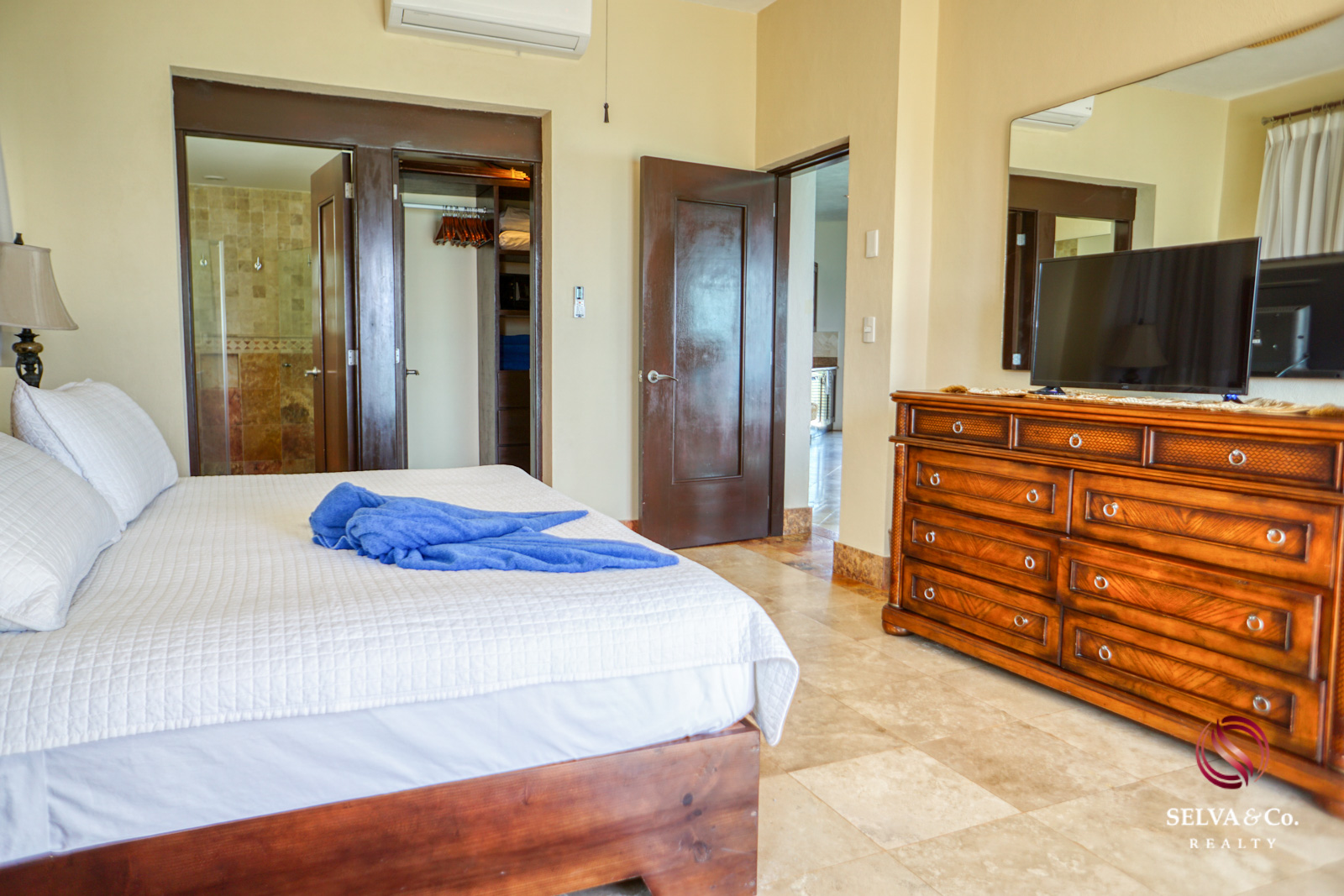 Property with 2 apartments steps from the beach in Playacar phase 1 for sale.