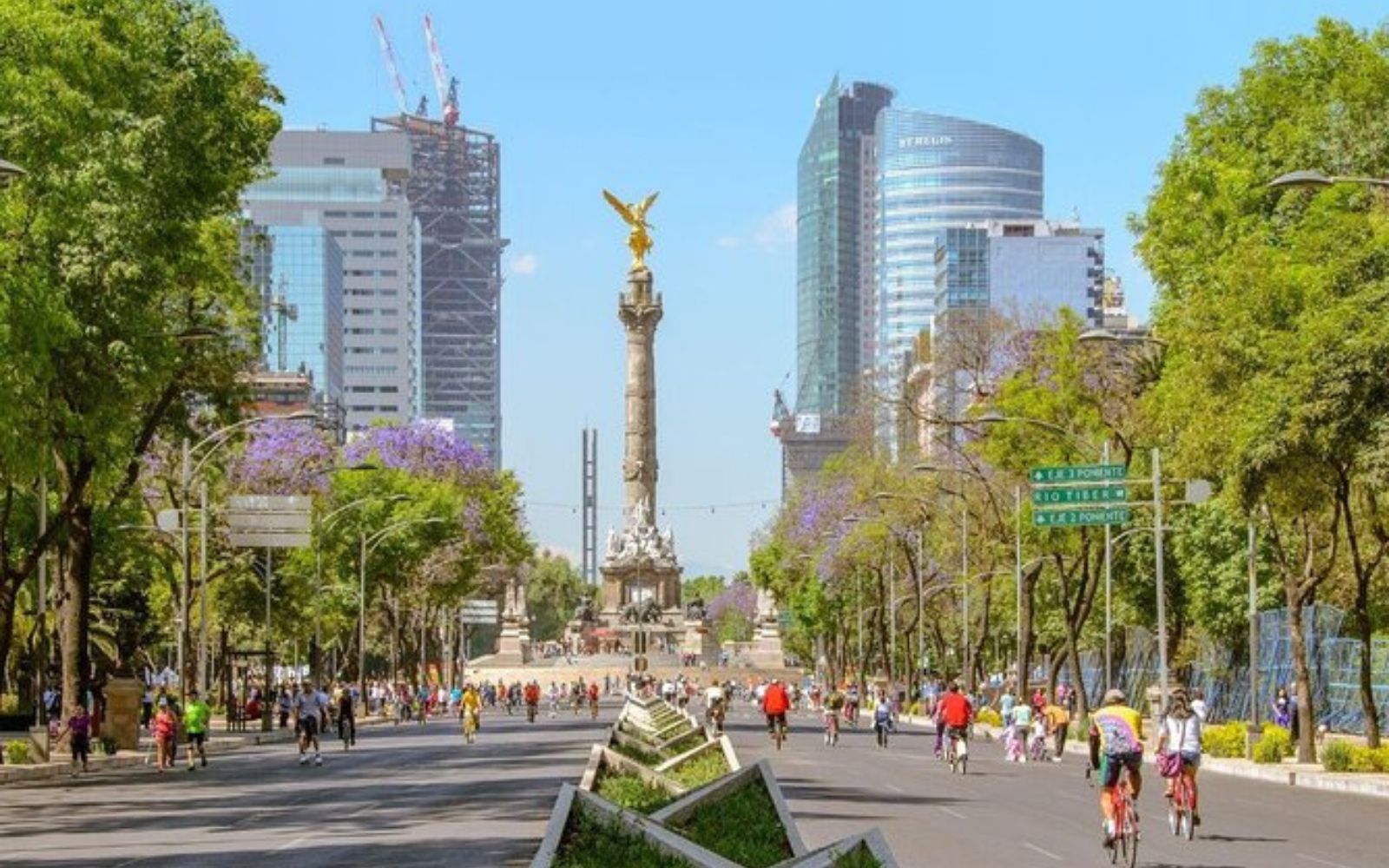 Condo with 2 terraces, jacuzzi, pool, pet zone, for sale Interlomas Mexico City