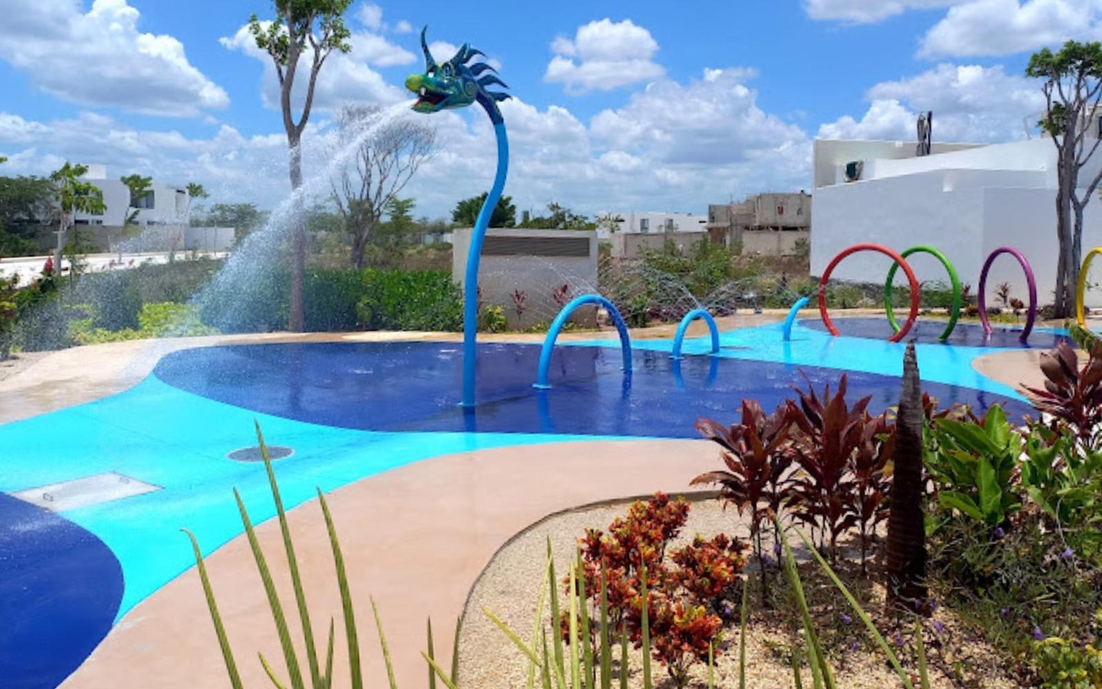 House with pool, rooftop steps from the beach for sale, Chelem, near to Progreso
