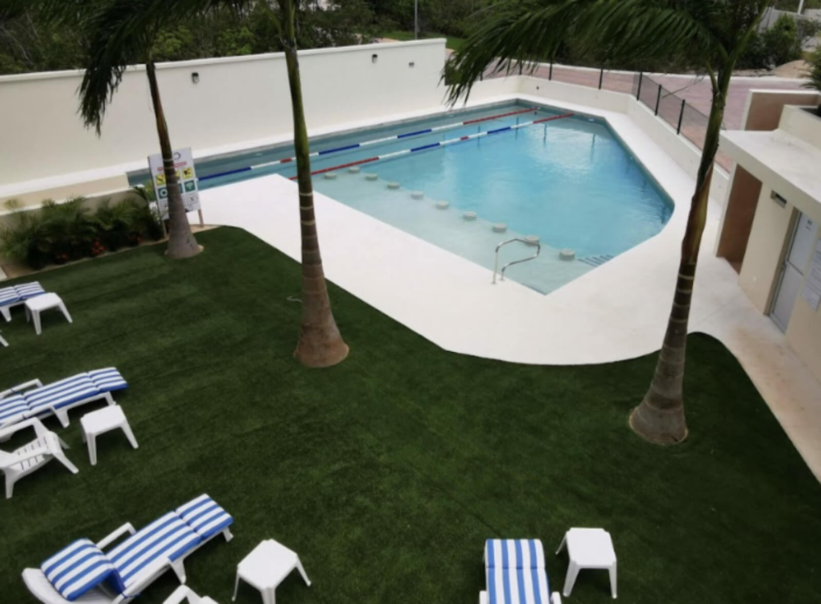 House with private pool, double height, marble floors, for sale in Residencial Rio, Cancun