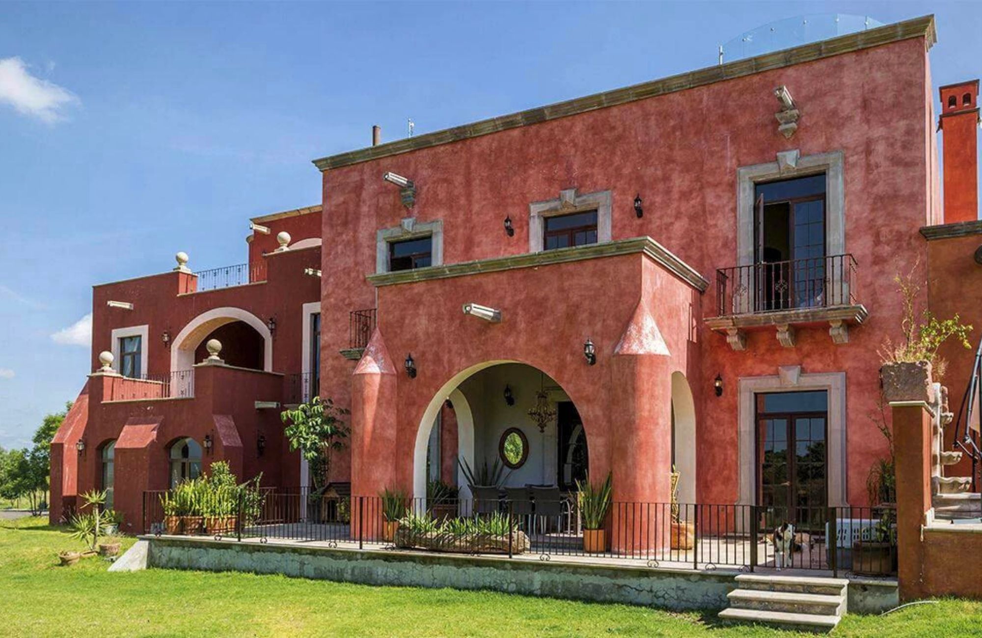 Macrolote de 8,837 m2 en Residencial de lujo con amenidades, en venta San Miguel de Allende.