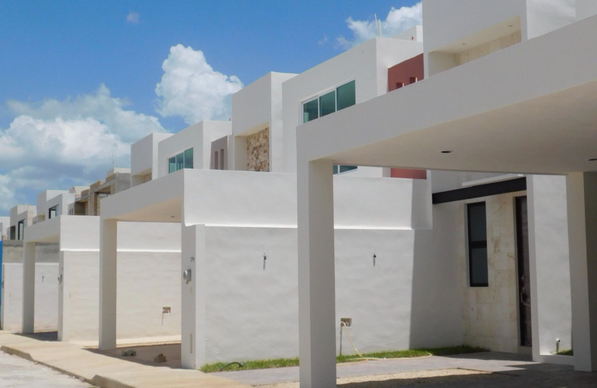 Townhouse with pool, solar panel, paddle, coworking, gym, and more for sale Merida