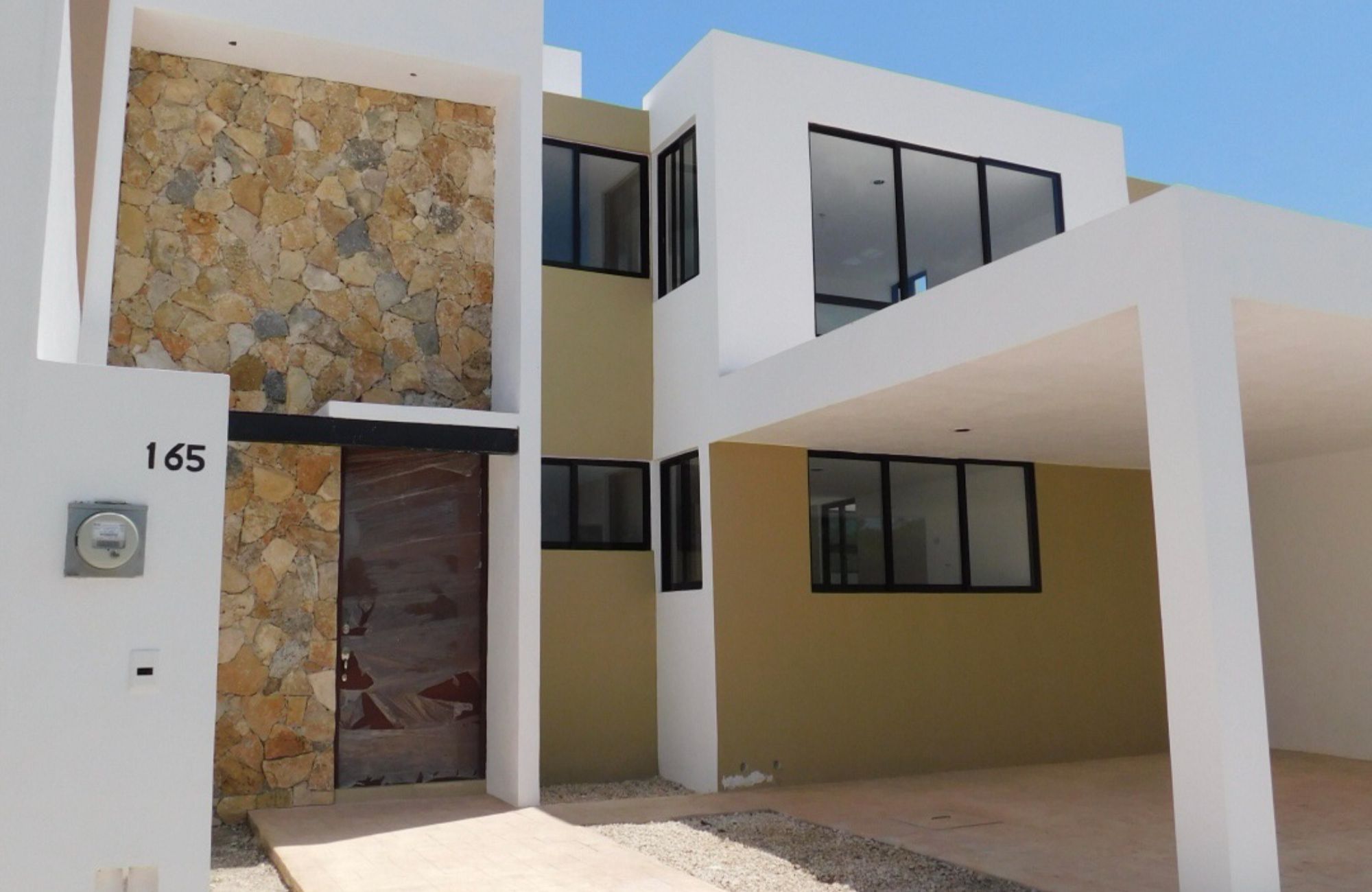 House with pool, solar panel, clubhouse with amenities, for sale Cholul Merida