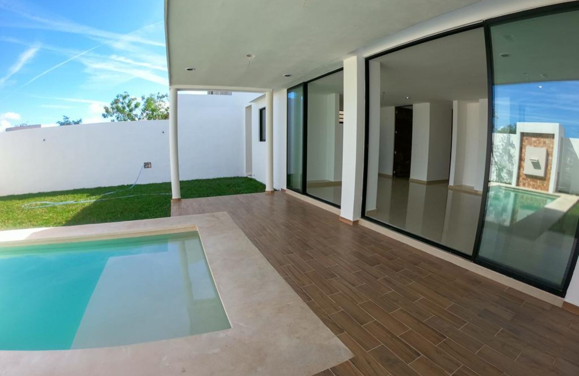 House with pool, solar panel, clubhouse with amenities, for sale Cholul Merida