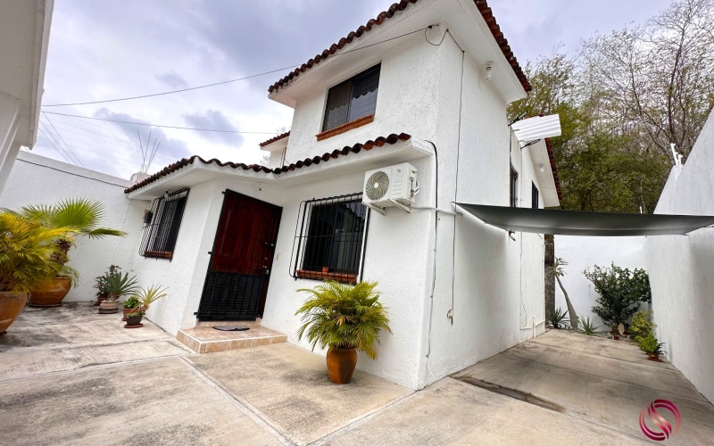 Duplex house (2 apartments) for sale in Sector K, Huatulco.
