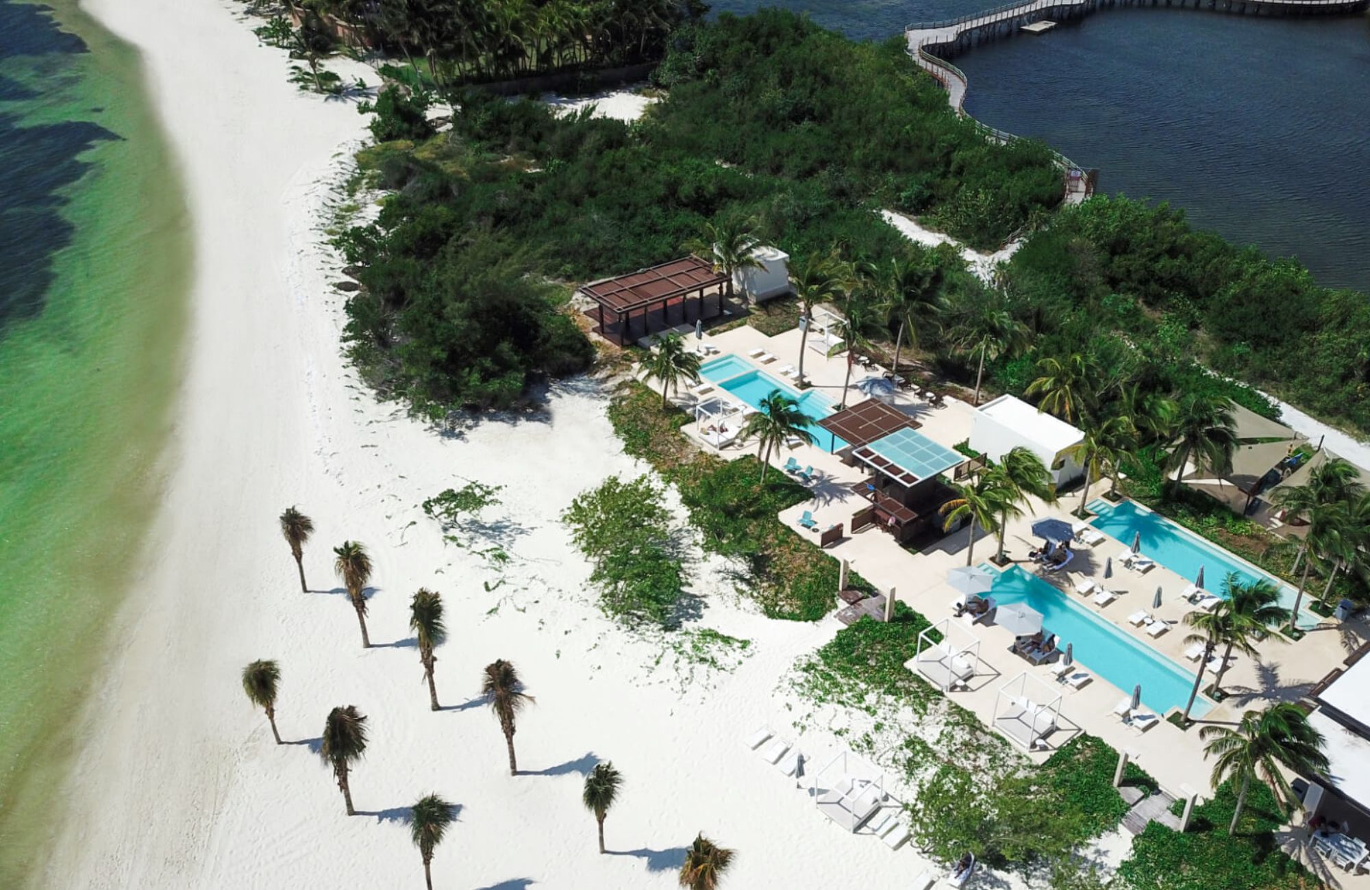 Luxury beachfront condo with private jacuzzi in Lahia Cancun