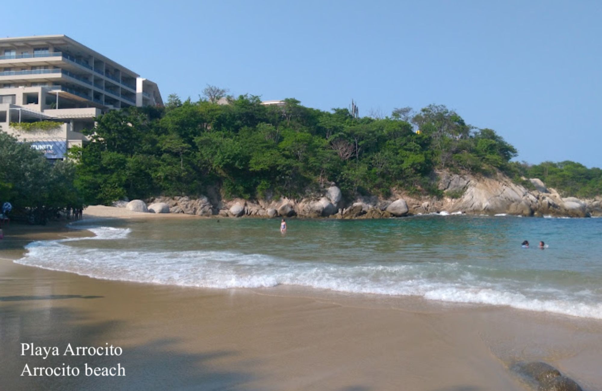 Apartment, mountain view, private pool, garden, for sale in Huatulco.