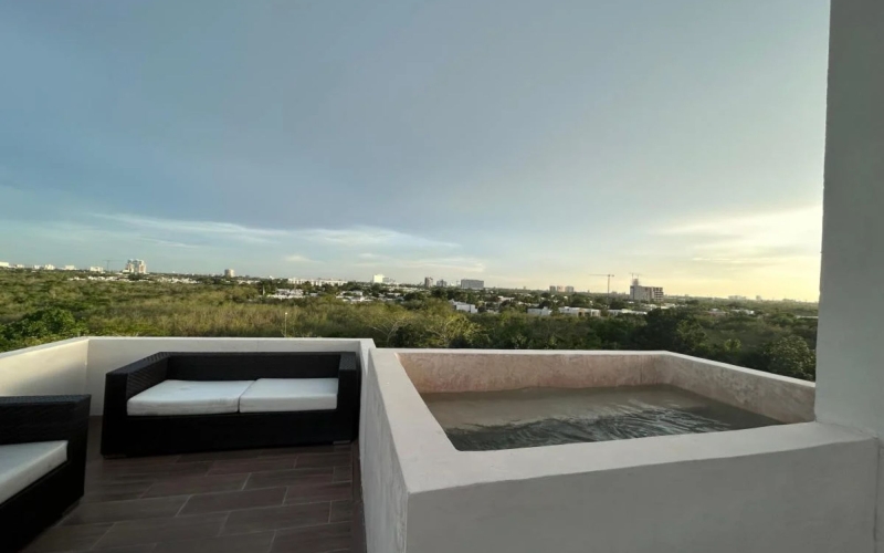 Penthouse with rooftop and private jacuzzi, for sale, North Zone, Mérida Yucatán.