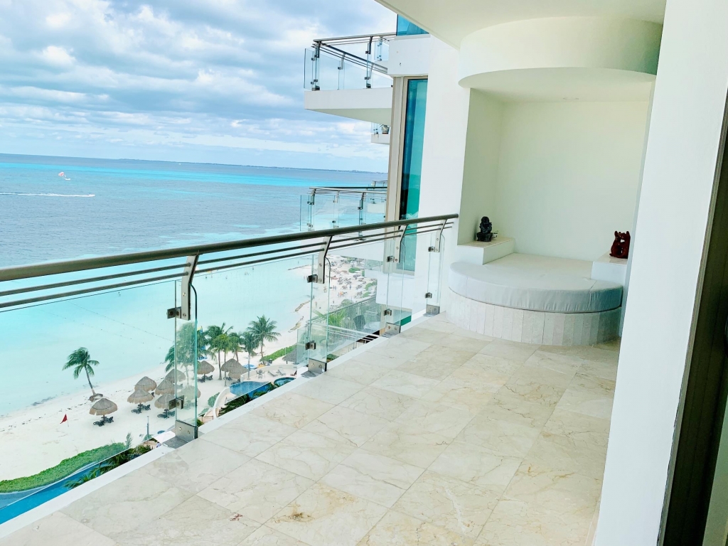 Oceanfront 4 bedroom condo for sale in Emerald Cancun