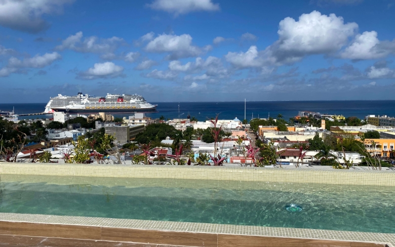 Rooftop with ocean view pool, 3 bedroom condo for sale in Cozumel