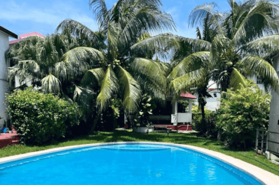 Casa con alberca, jardin amplio, 4 recamaras en venta, Corpus cristi Cozumel