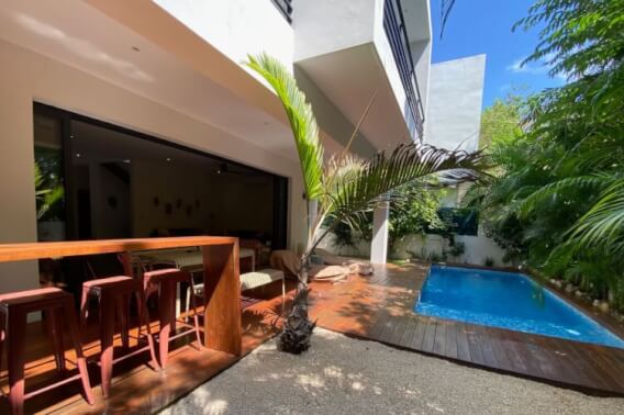 Casa con alberca privada, area de tv, en venta, Selvamar, Playa del carmen.