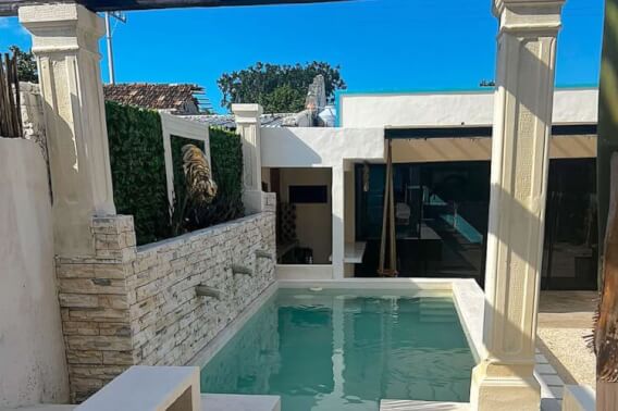 House with private pool, double height, interior garden, bar with swings, near Paseo Montejo, for sale Merida, Yucatan.
