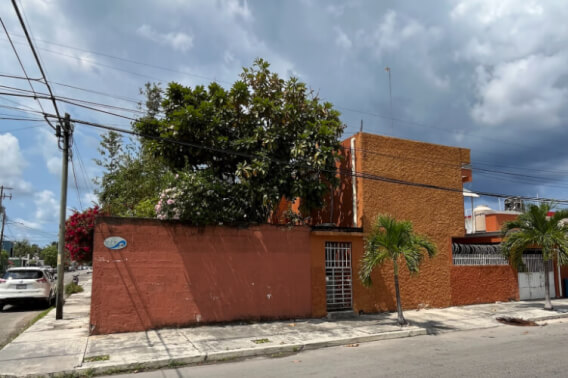 Casa en esquina, propiedad con 1 Casa y 2 departamentos, Colonia Adolfo Lopez Mateos