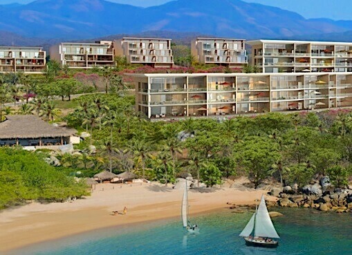 Condominio vista al mar, con club de playa y restaurante, 4 albercas, gimnasio, en venta Cosmo Residences, Huatulco.