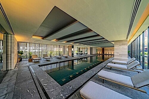 204 m2 condo with high ceilings, in Bosque Real, pet-friendly, covered pool, spa, playground, Huixquilucan Mexico City