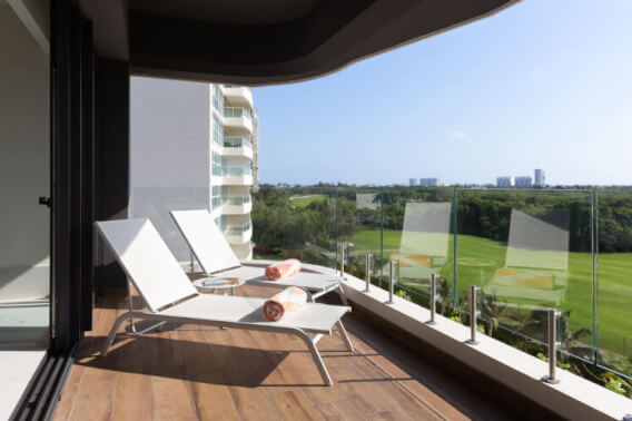 Apartment with ocean views in modern luxury and sustainable building, golf course and nature reserve. Fully equipped and with amenities
