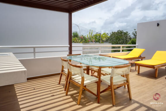 Penthouse with terrace, private jacuzzi, green views, gym, 2 pools, yoga room, for sale, Aldea Zama, Tulum.